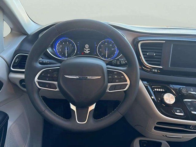 2024 Chrysler Voyager LX - Photo 10