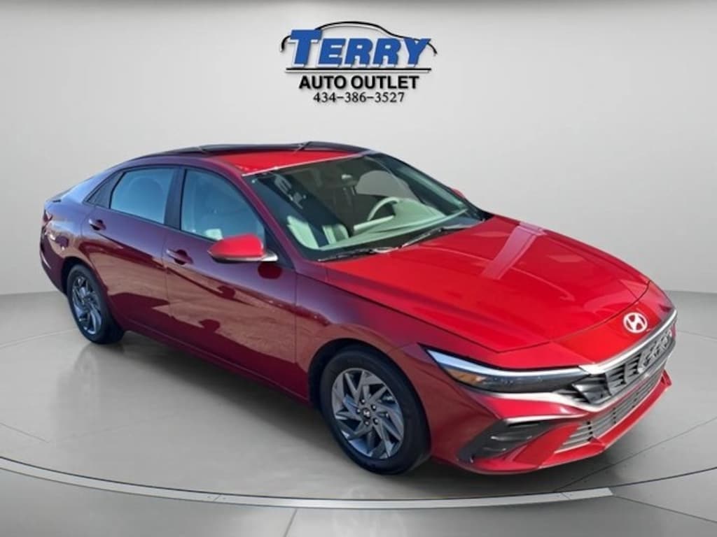 Used 2024 Hyundai Elantra SEL Sedan