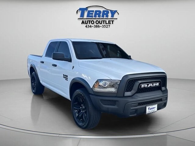 2024 Ram 1500 Classic SLT photo 3