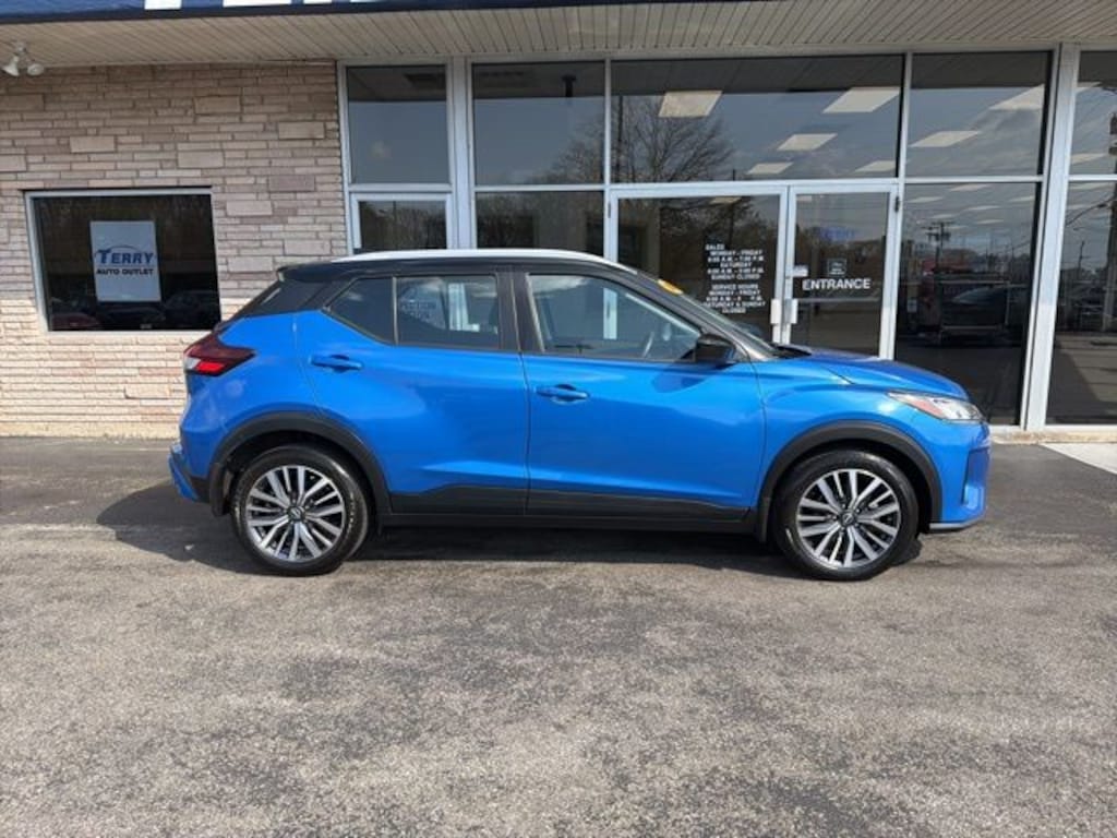 Used 2023 Nissan Kicks SV SUV