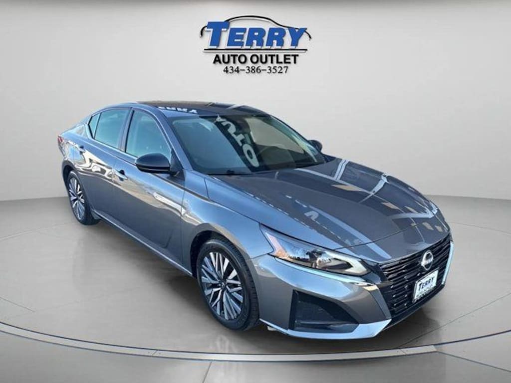 Used 2024 Nissan Altima 2.5 SV Sedan