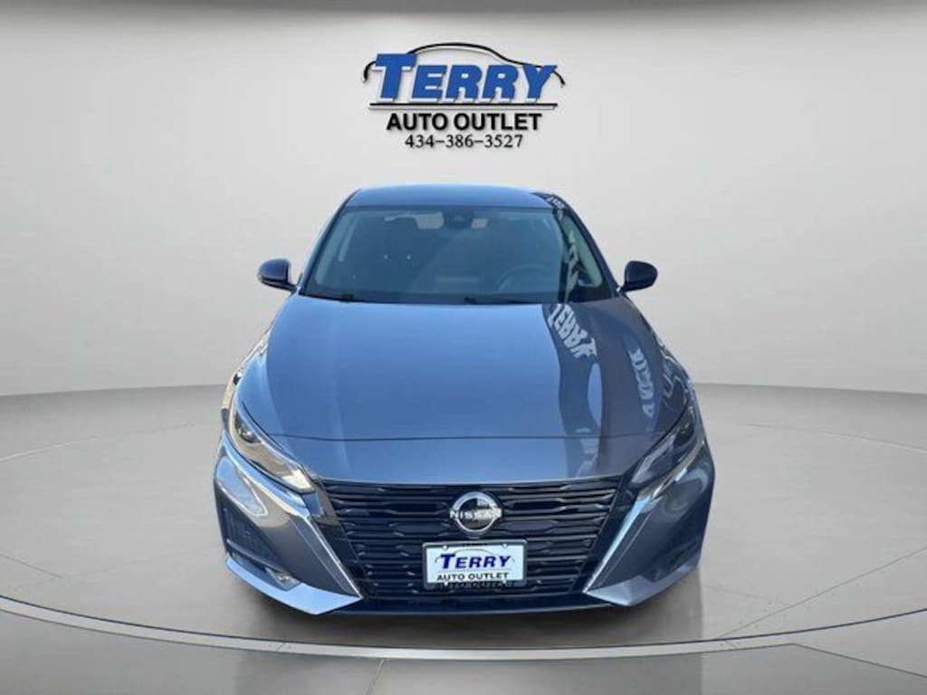 Used 2024 Nissan Altima 2.5 SV Sedan