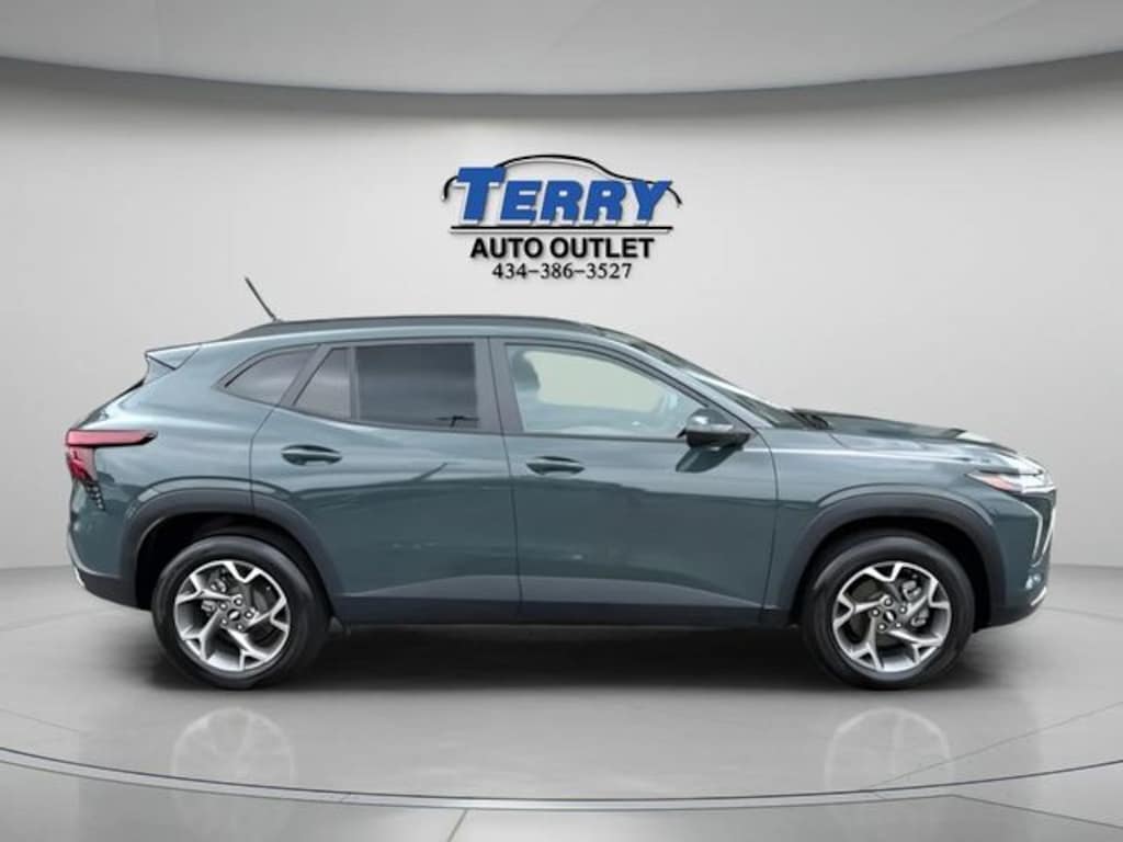 Used 2025 Chevrolet Trax LT SUV