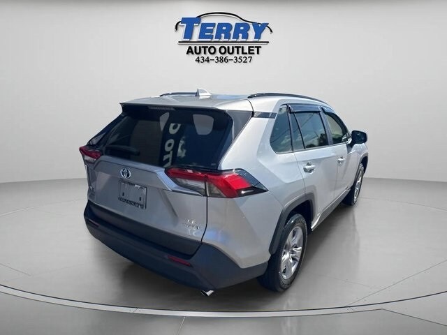 2023 Toyota RAV4 Hybrid LE photo 4