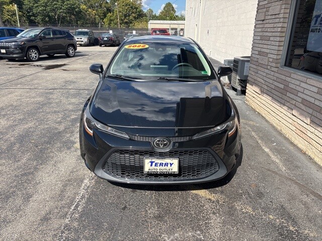 2022 Toyota Corolla LE photo 3
