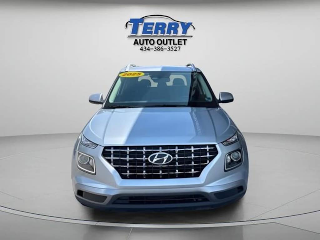 Used 2025 Hyundai Venue SEL SUV