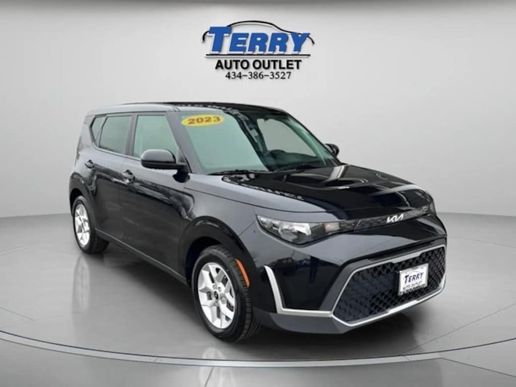 Used 2023 Kia Soul LX Hatchback