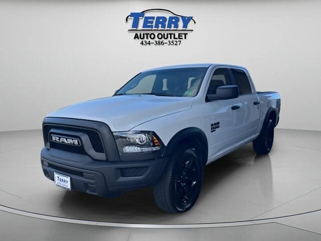 2024 Ram 1500 Classic SLT photo 4