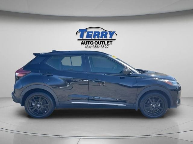 2023 Nissan Kicks SR