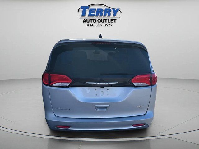 2024 Chrysler Voyager LX - Photo 6