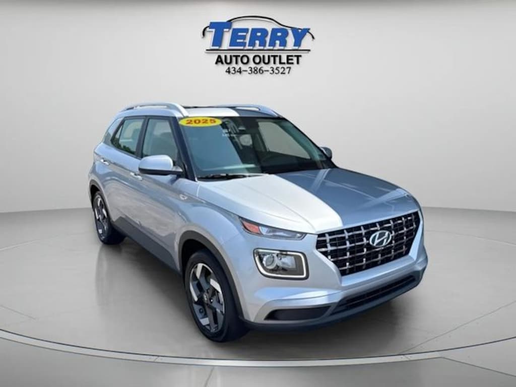 Used 2025 Hyundai Venue SEL SUV