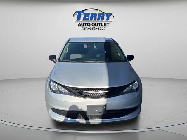 2024 Chrysler Voyager LX - Photo 3