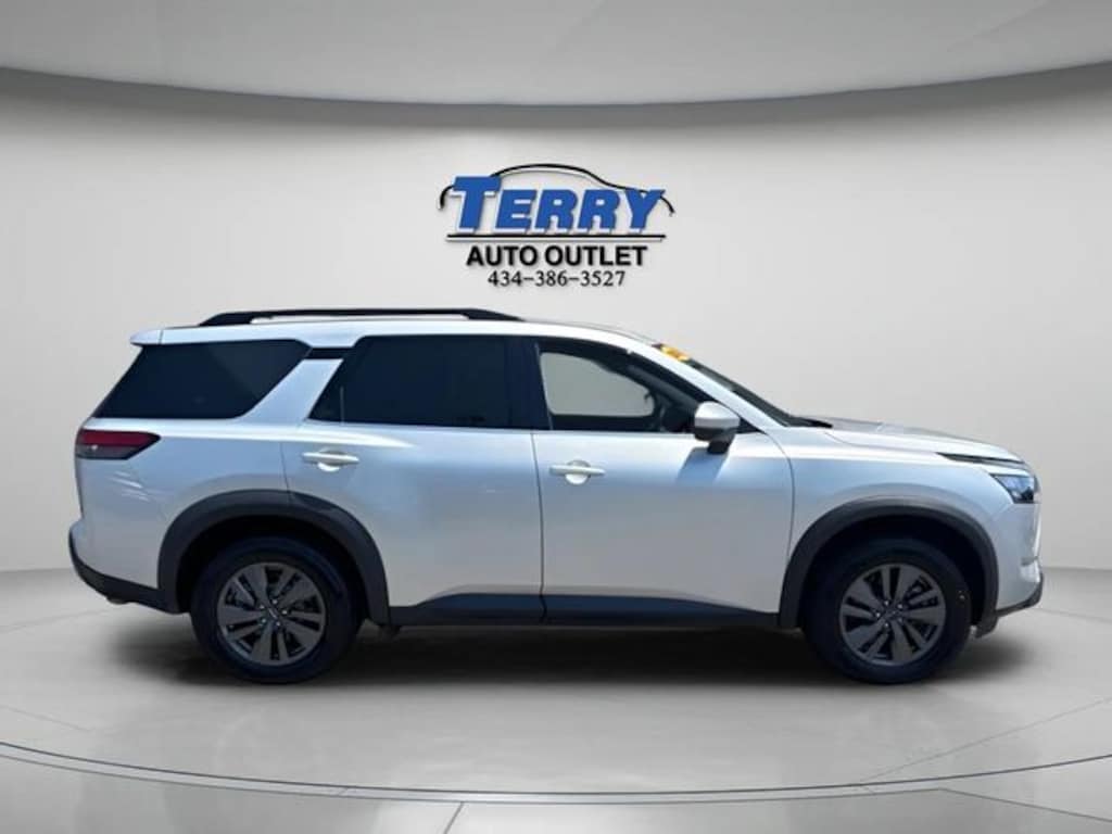 Used 2024 Nissan Pathfinder SV SUV