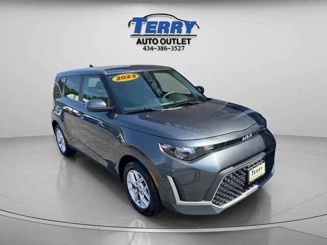 2023 Kia Soul LX photo 2