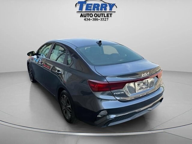 2023 Kia Forte LXS photo 3