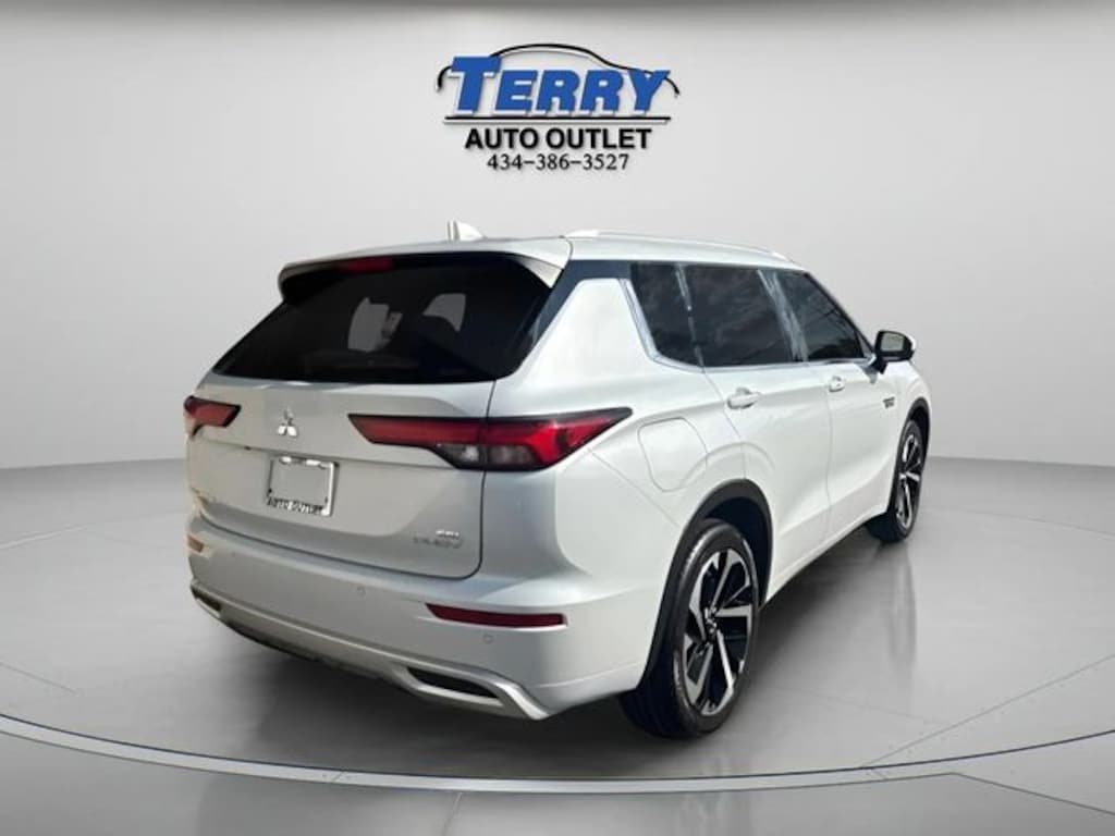 Used 2023 Mitsubishi Outlander Plug-In Hybrid 40th Anniversary SUV