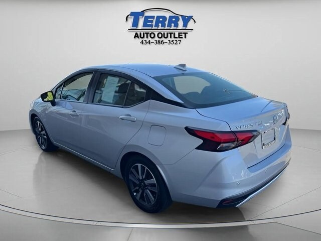 2023 Nissan Versa 1.6 SV photo 2