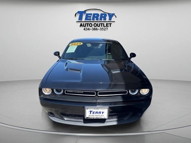 2023 Dodge Challenger SXT photo 2