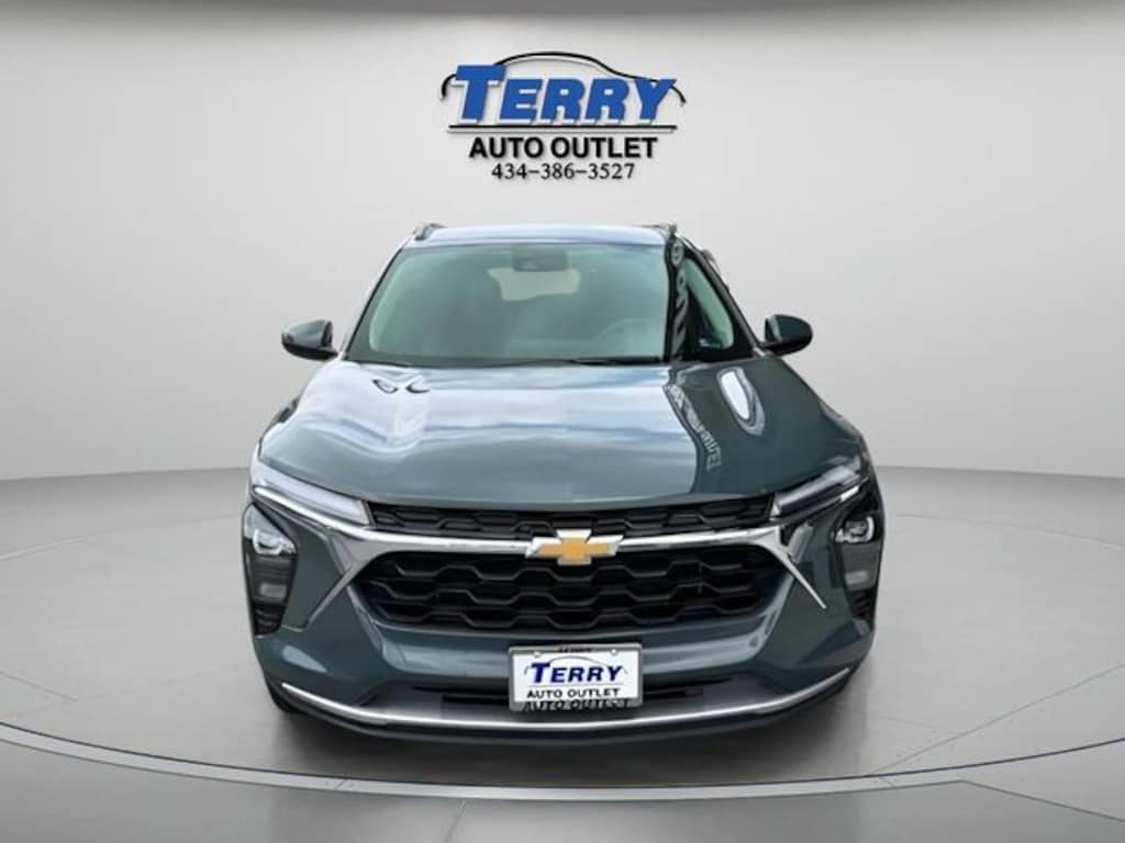 Used 2025 Chevrolet Trax LT SUV