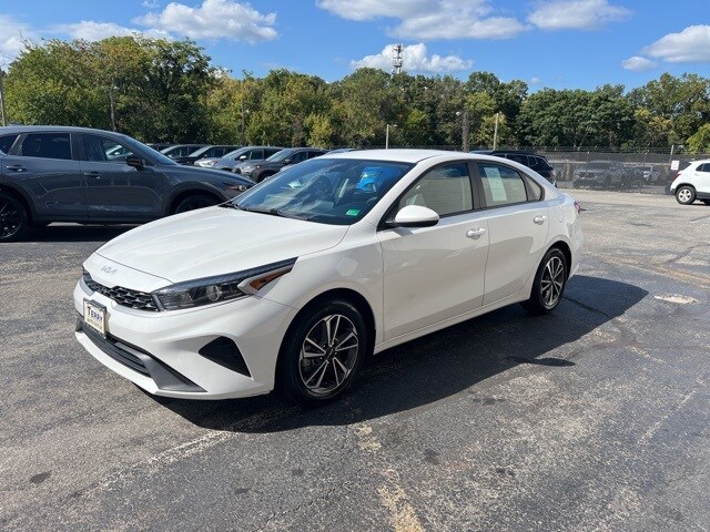 2023 Kia Forte LXS photo 4