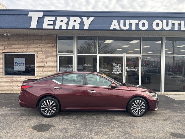 2023 Nissan Altima SV