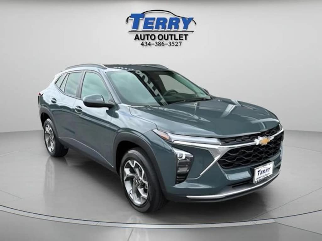 Used 2025 Chevrolet Trax LT SUV