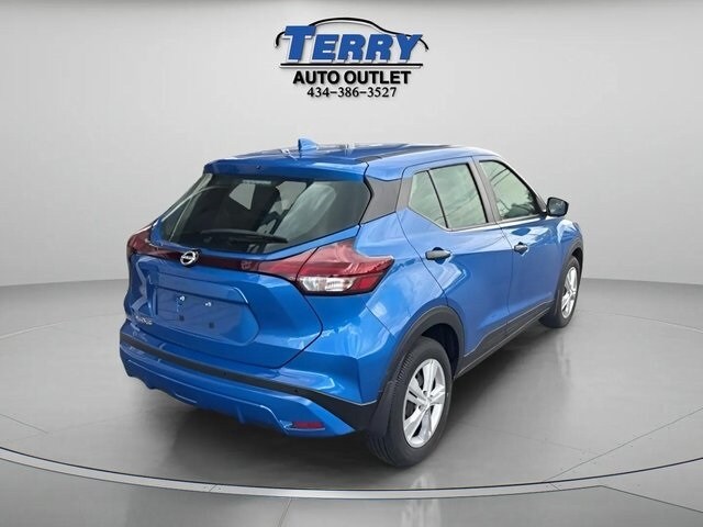 2024 Nissan Kicks S photo 3