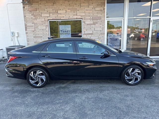 2025 Hyundai Elantra SEL