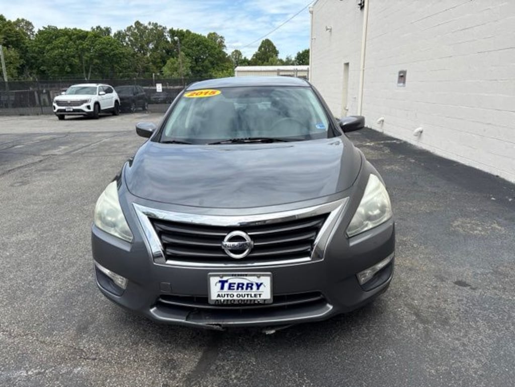 Used 2015 Nissan Altima 2.5 S Sedan