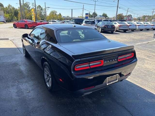 2023 Dodge Challenger SXT photo 2