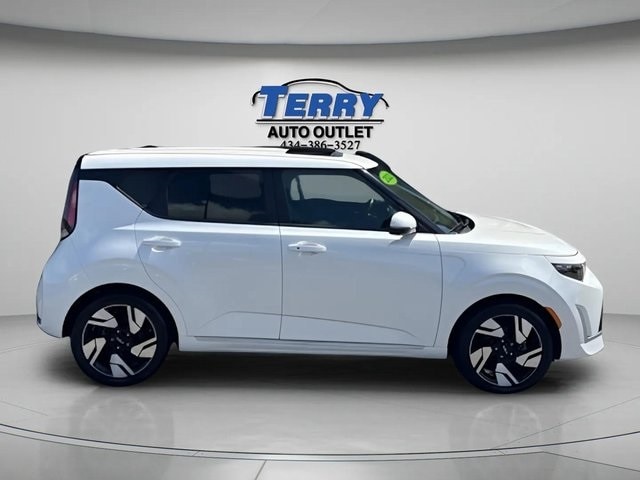 2023 Kia Soul GT-Line's photo