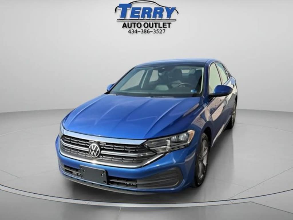 Used 2024 Volkswagen Jetta 1.5T SE Sedan