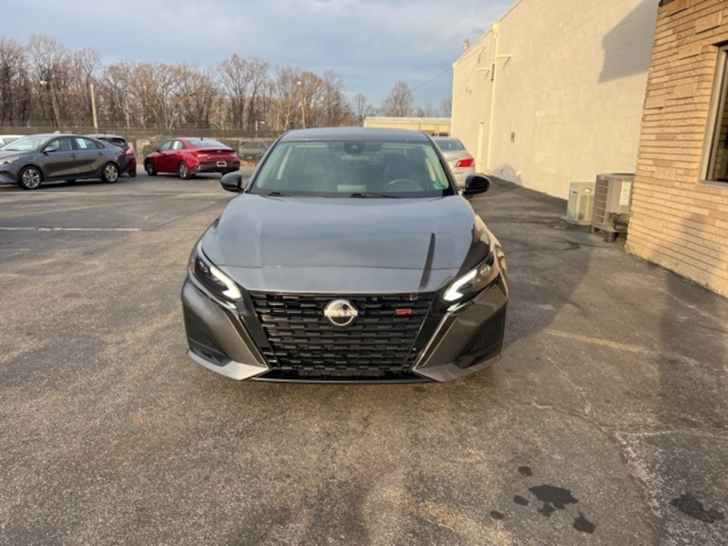 Used 2023 Nissan Altima 2.5 SR Sedan