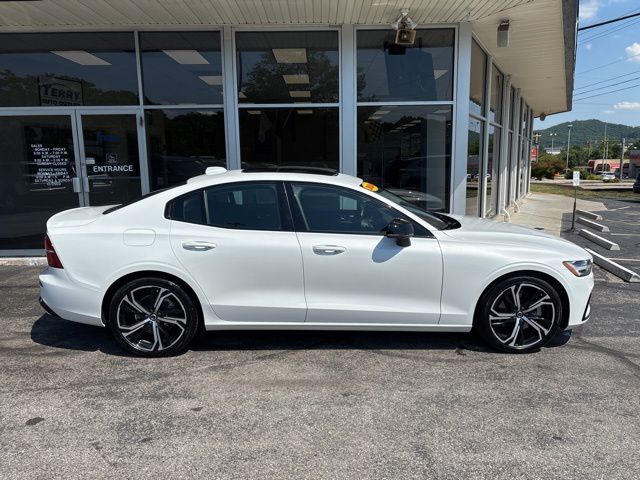 2024 Volvo S60 B5 Core Dark Theme AWD's photo