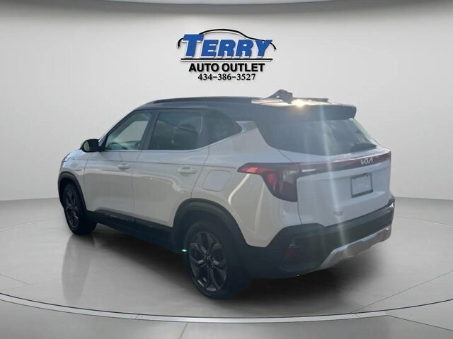 2024 Kia Seltos S photo 4