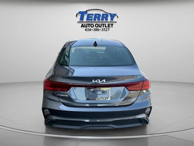 2023 Kia Forte LXS photo 2