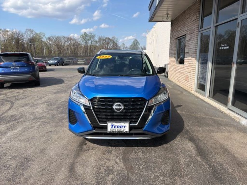 Used 2023 Nissan Kicks SV SUV