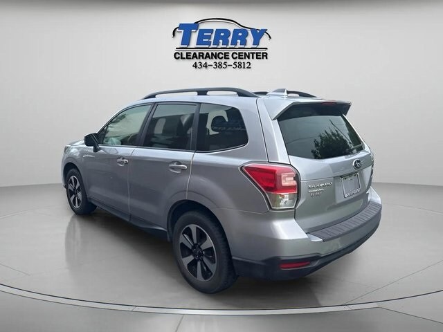 2017 Subaru Forester 2.5i Premium photo 4