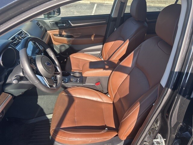 2018 Subaru Outback 3.6R Touring photo 3