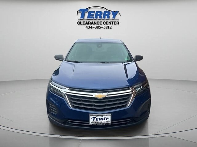2022 Chevrolet Equinox LS photo 2