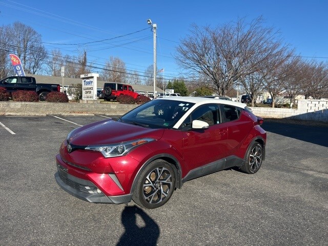 2018 Toyota C-HR XLE photo 2