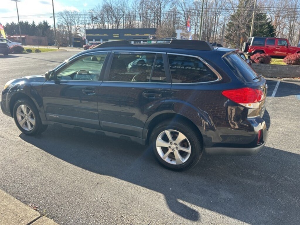 Used 2013 Subaru Outback 2.5i Limited (CVT) SUV