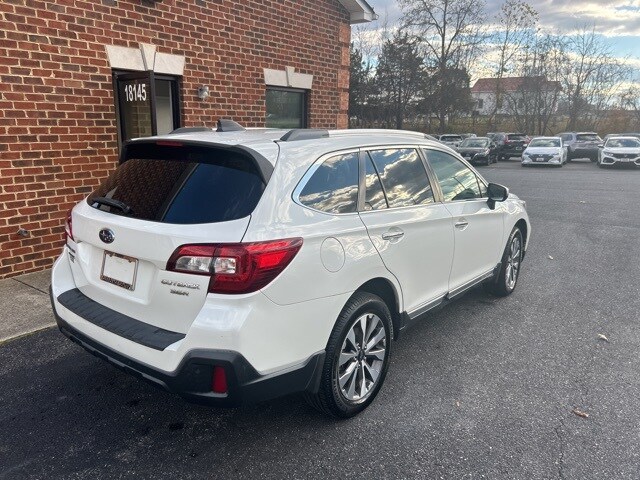 2018 Subaru Outback 3.6R Touring photo 4