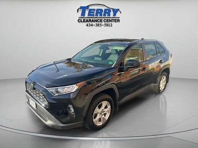2021 Toyota RAV4 XLE photo 4
