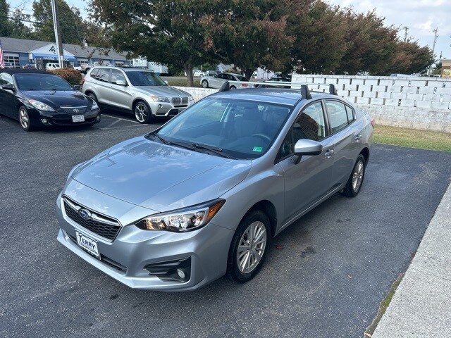 2017 Subaru Impreza 2.0i Premium photo 2