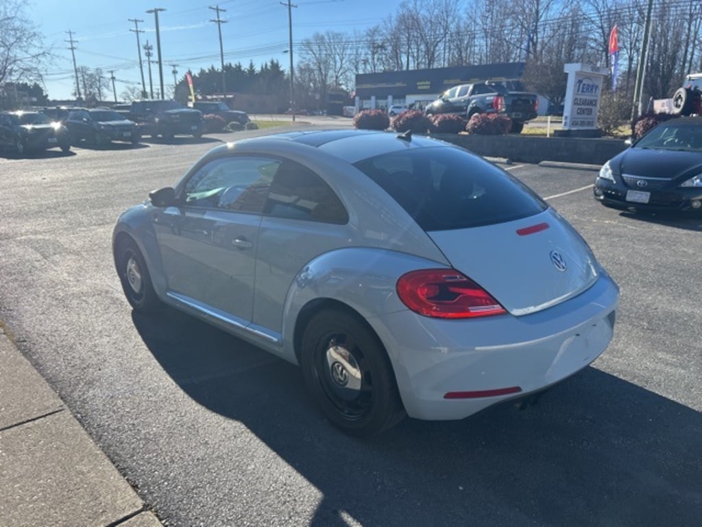 Used 2014 Volkswagen Beetle 1.8T Hatchback