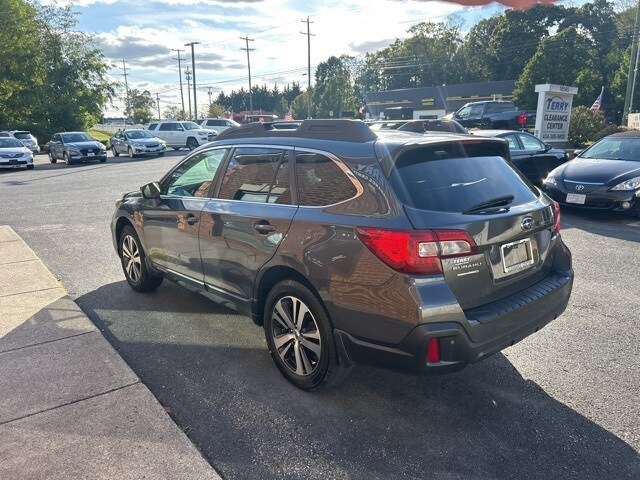 2019 Subaru Outback 2.5i Limited photo 2