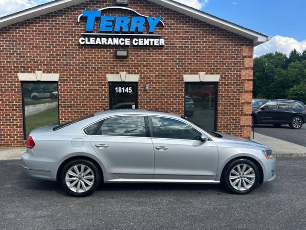 Used 2012 Volkswagen Passat 2.5L SEL w/PZEV Sedan