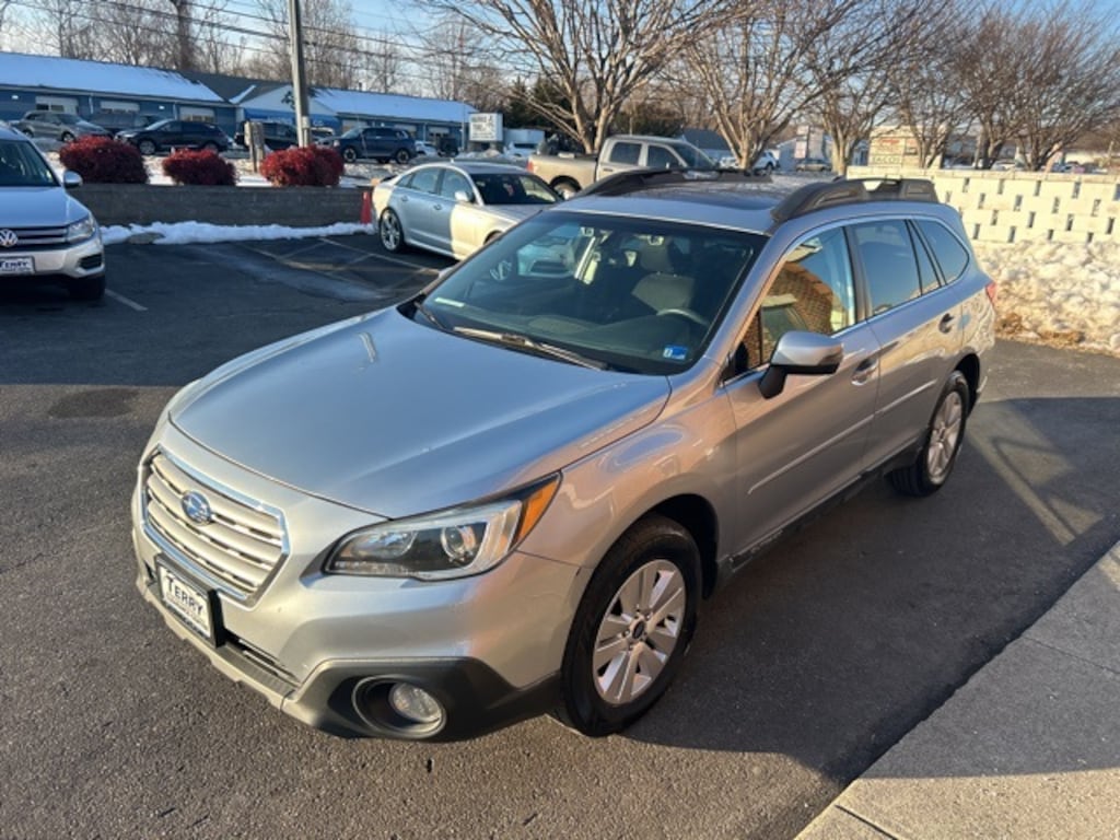 Used 2017 Subaru Outback 2.5i Premium with SUV