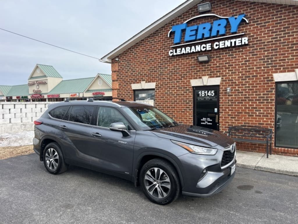 Used 2020 Toyota Highlander Hybrid XLE SUV